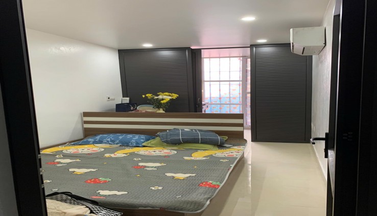 Cho thuê nhà ngõ 48 Phố Hoàng Cầu, 25m2, 3 tầng, 2 ngủ, 10 triệu - ở gia đình, VP công ty